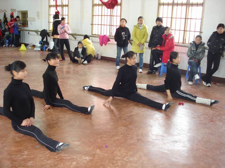 从哪里可以报名重庆公办幼师学校