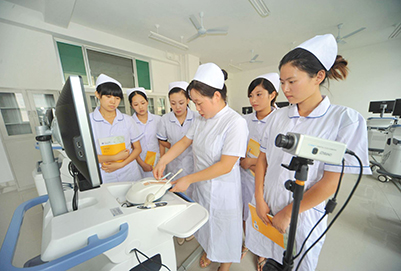 女生报读重庆卫生职业学校的好处是什么